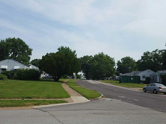 4th image of 10165 Cabot Dr