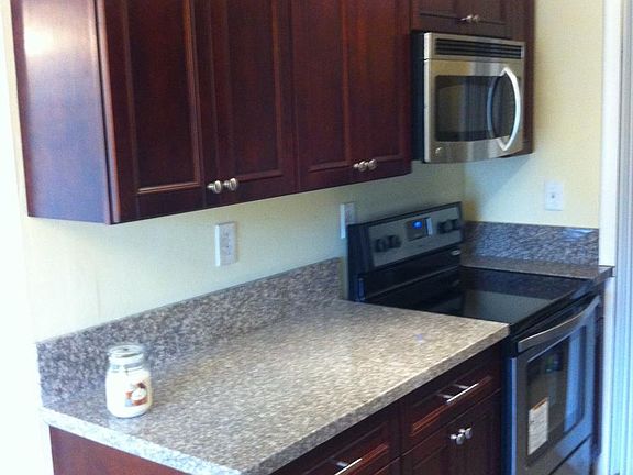 3rd image of 912 Mandarin Isle
