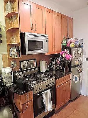 4th image of 168 Ludlow St #11A
