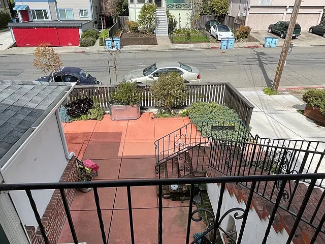 1930 Haste St #B — Photo 24