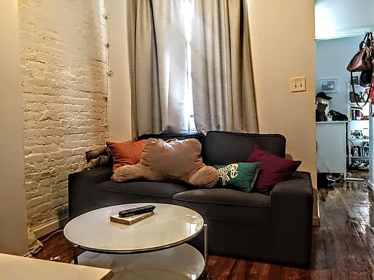 Rented by The Ave Agency, LLC | media 25