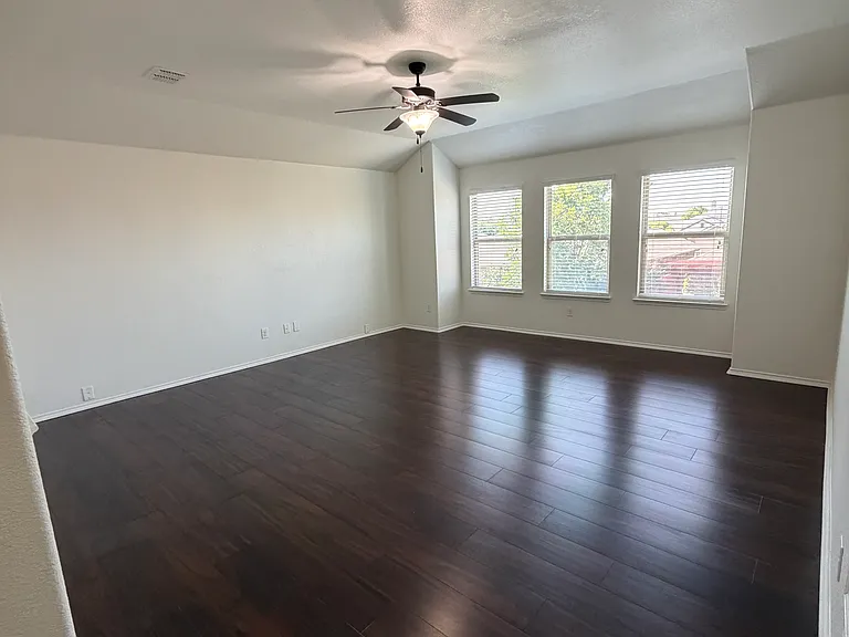 11808 Kurth Dr — Photo 13