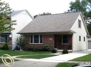 8510 Lenore St, Dearborn Heights, MI 48127