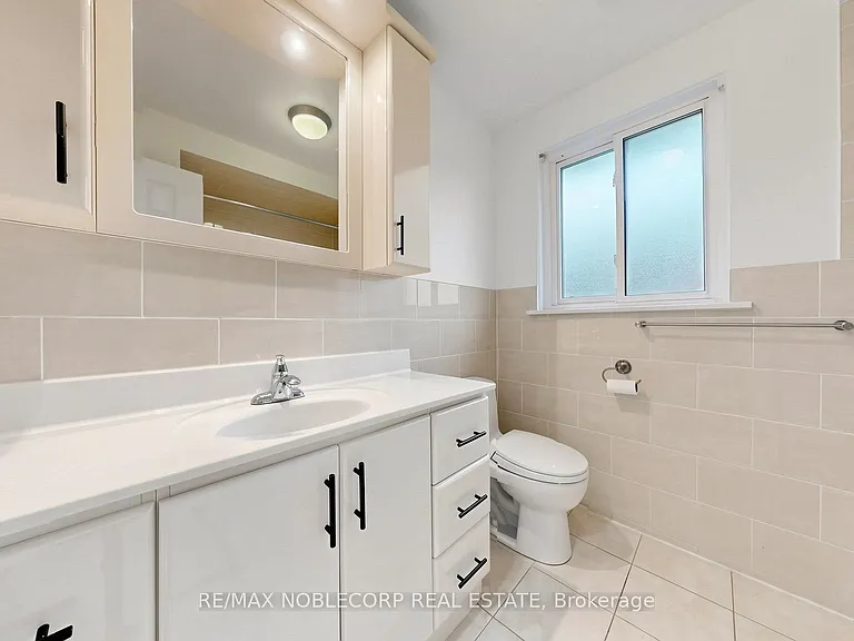 8 Summerfield Cres — Photo 27