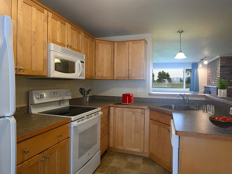 1410 W Babcock St #D — Photo 4