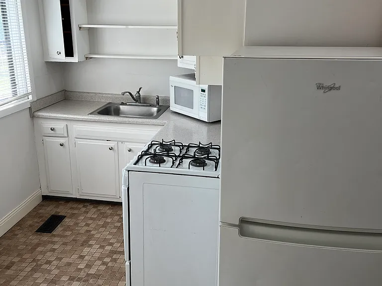 510 W Broadway St #3 — Photo 16