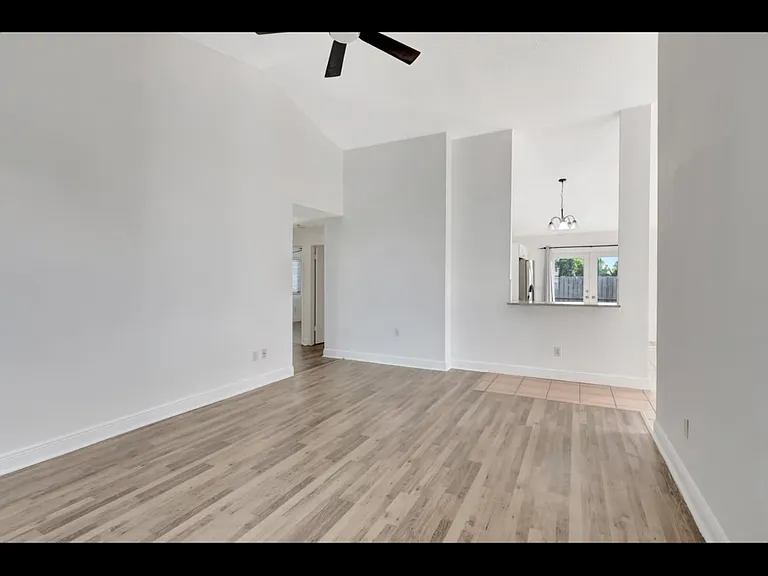 5598 Pebble Brook Ln — Photo 8