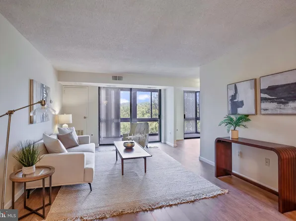 5300 Holmes Run Pkwy APT 407, Alexandria, VA 22304