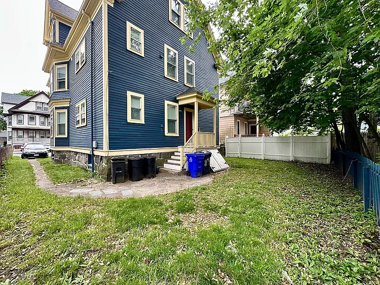 84 Lonsdale St #1 — Photo 15