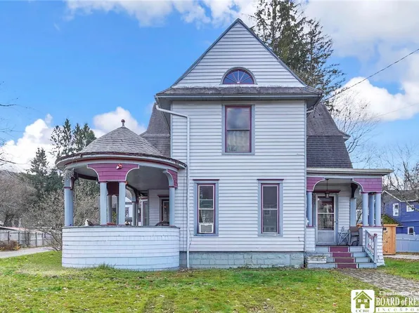 121 Jefferson St, Salamanca, NY 14779