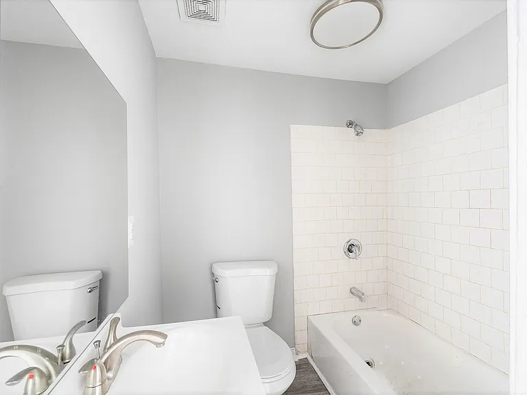 Griscom Apartments — Photo 7