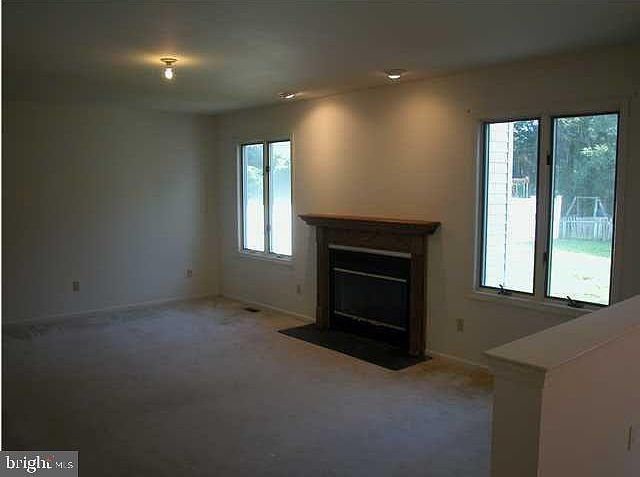 2nd image of 230 Bent Hook Rd