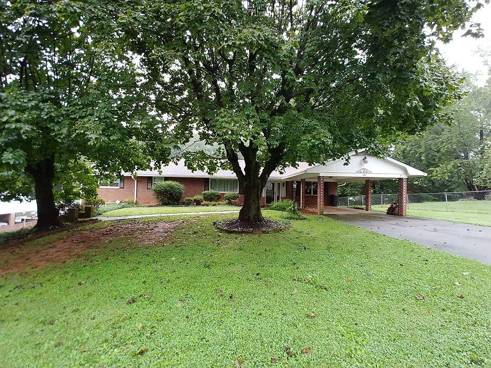 1st image of 130 Woodland Dr