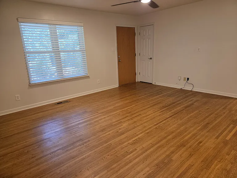 1106 N Hughes St — Photo 25