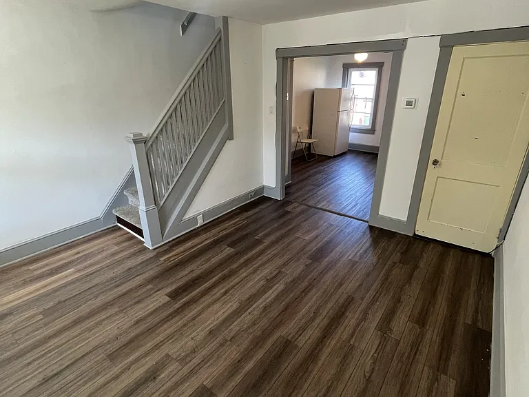 605 Lehigh Ave — Photo 3
