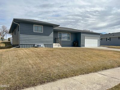 513 NE 5th St, Linton, ND, 58552