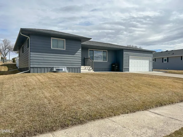 513 NE 5th St, Linton, ND 58552