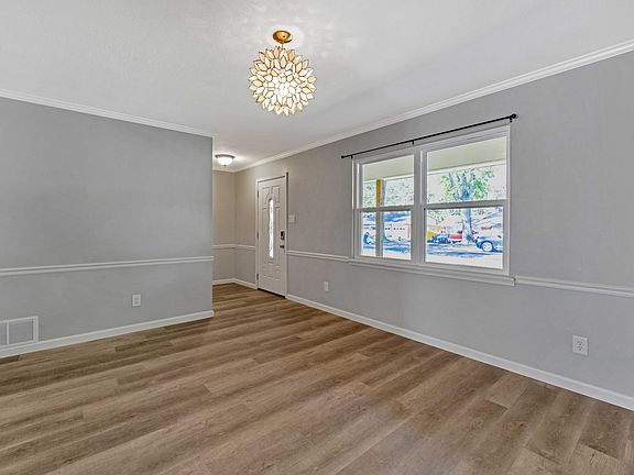 5th image of 4608 Cambridge Dr