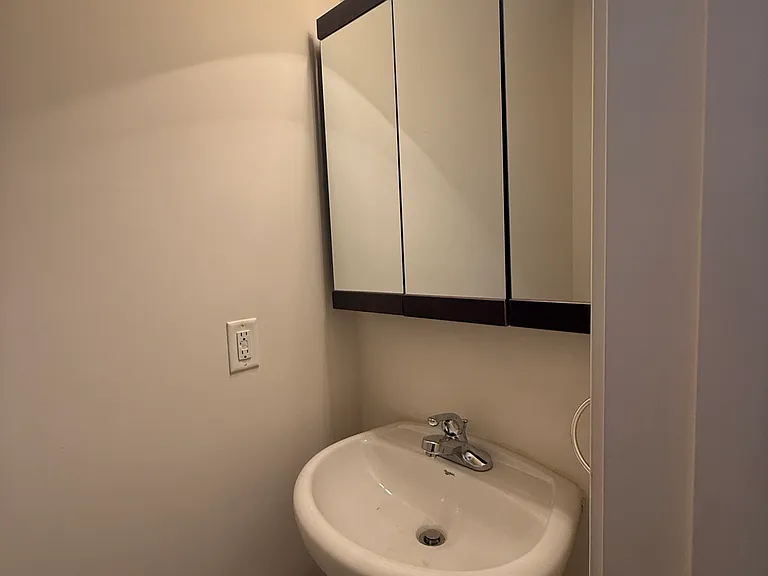 102 Privett Ct — Photo 11
