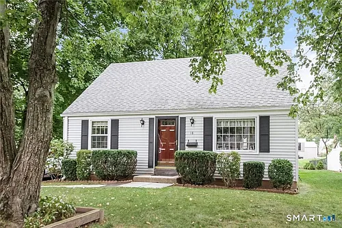 18 Whiteside St Photo 1