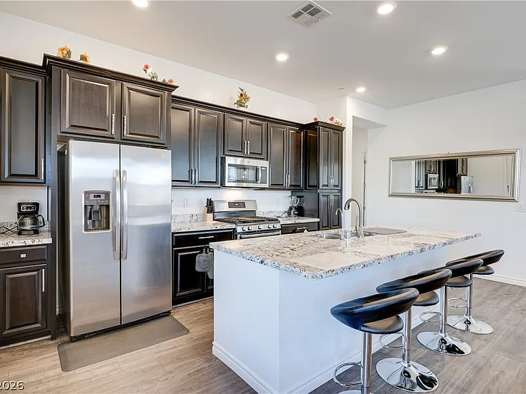 209 Coltrane Canyon Ave — Photo 2