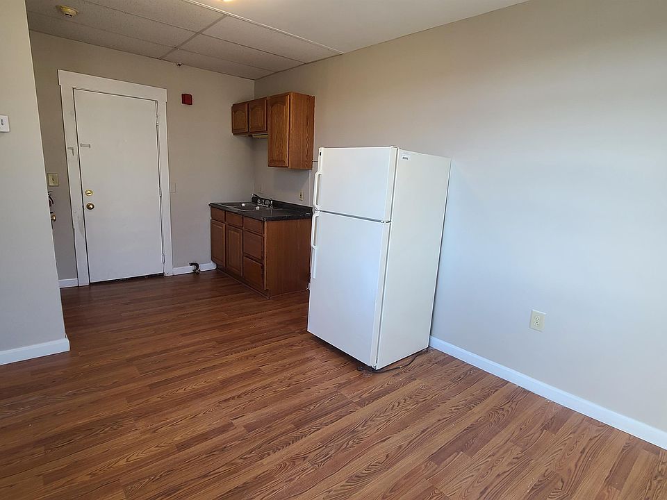 109 Arnold St 9, Woonsocket, RI 02895 Zillow