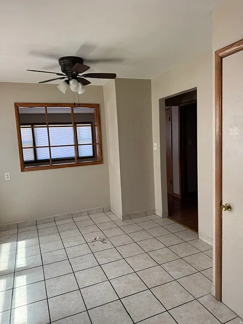 Building Photo - 1205 E Singer Cir #5