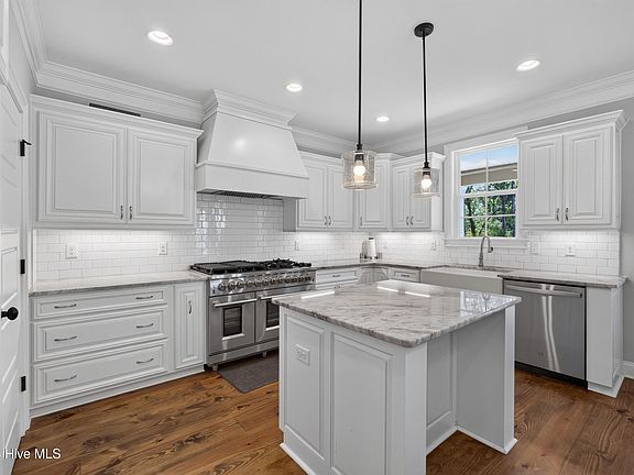 4th image of 4193 Highfield Drive