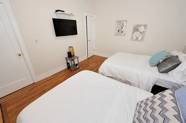 Rented by Corcoran | media 18