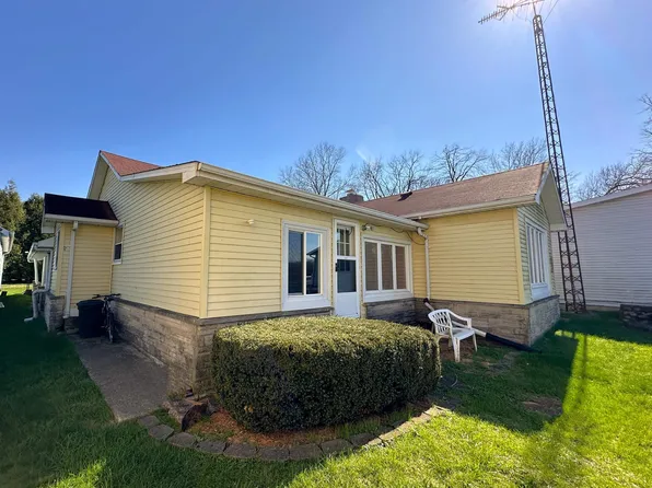 4863 E Elmer Girtz Dr, Monticello, IN 47960