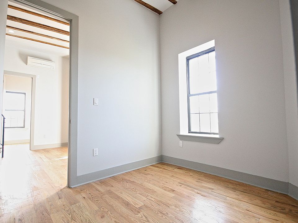 1st image of 292 Bedford Ave APT 4