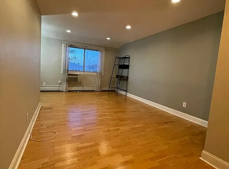 1 bed, 1.0 bath, 670 sqft, $1,720 — Photo 2