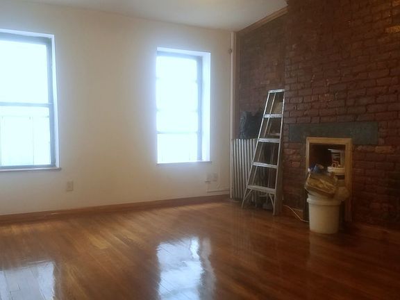 5th image of 2336 2nd Ave #4RW