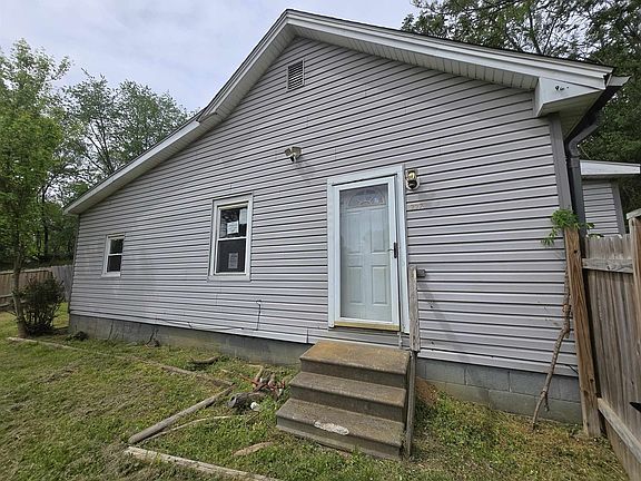 2nd image of 2271 Spring St