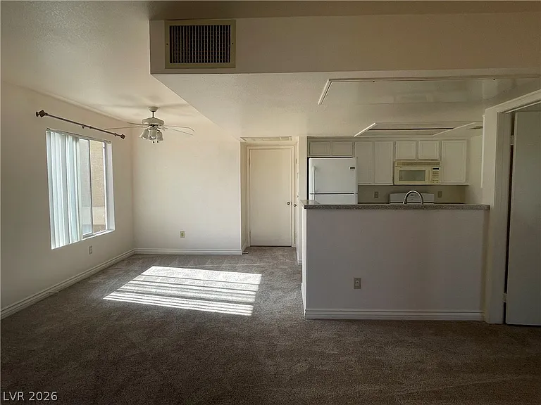 8070 W Russell Rd #2109 — Photo 4