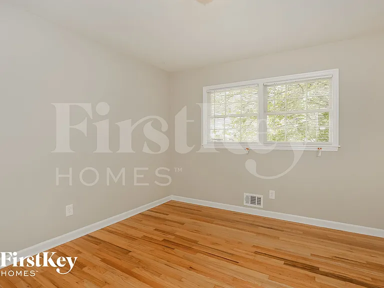 1860 Gherry Dr — Photo 12