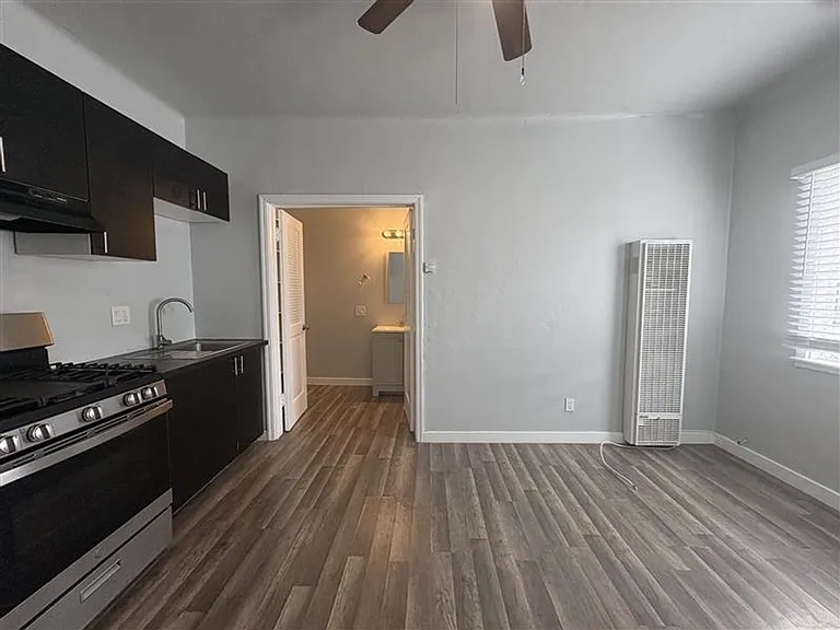 1000 Redondo Ave — Photo 3