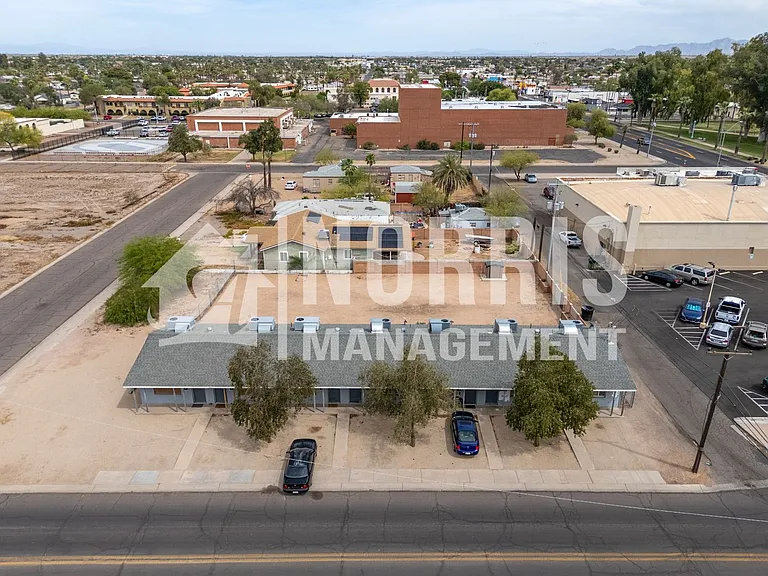 710 N Olive Ave — Photo 36
