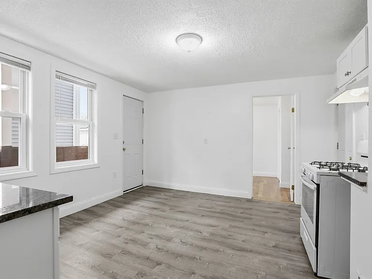 176 Ferry St #3L — Photo 10
