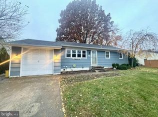 13 Sayen Dr, Hamilton, NJ 08690