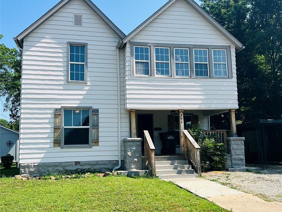 2nd image of 906 W Gentry St