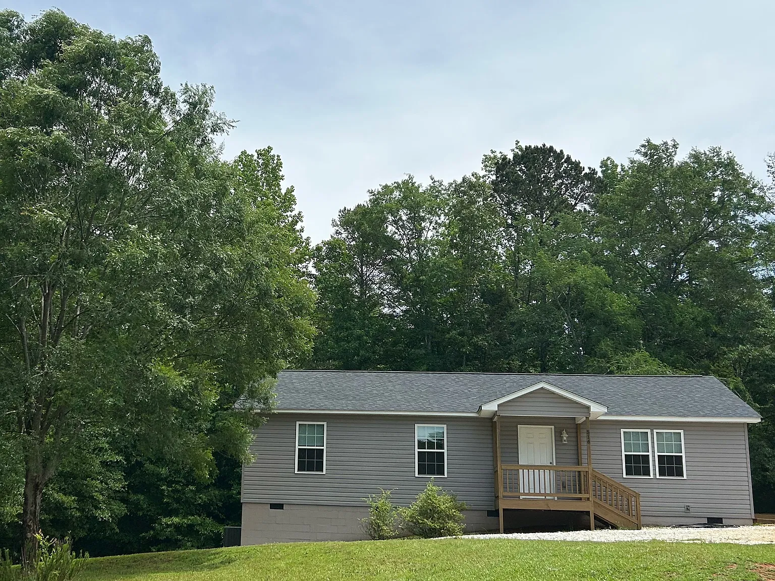 3 bed, 1200 sqft, $2,000 — Photo 1