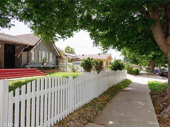5th image of 8554 Owensmouth Ave