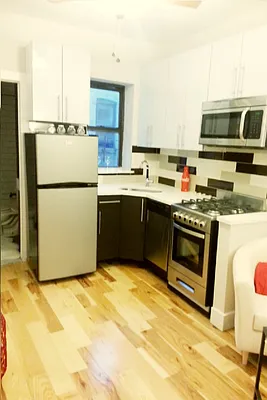 Rented by Evergreen Apartments BK | media 38