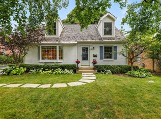 2 N June Ter, Lake Forest, IL 60045
