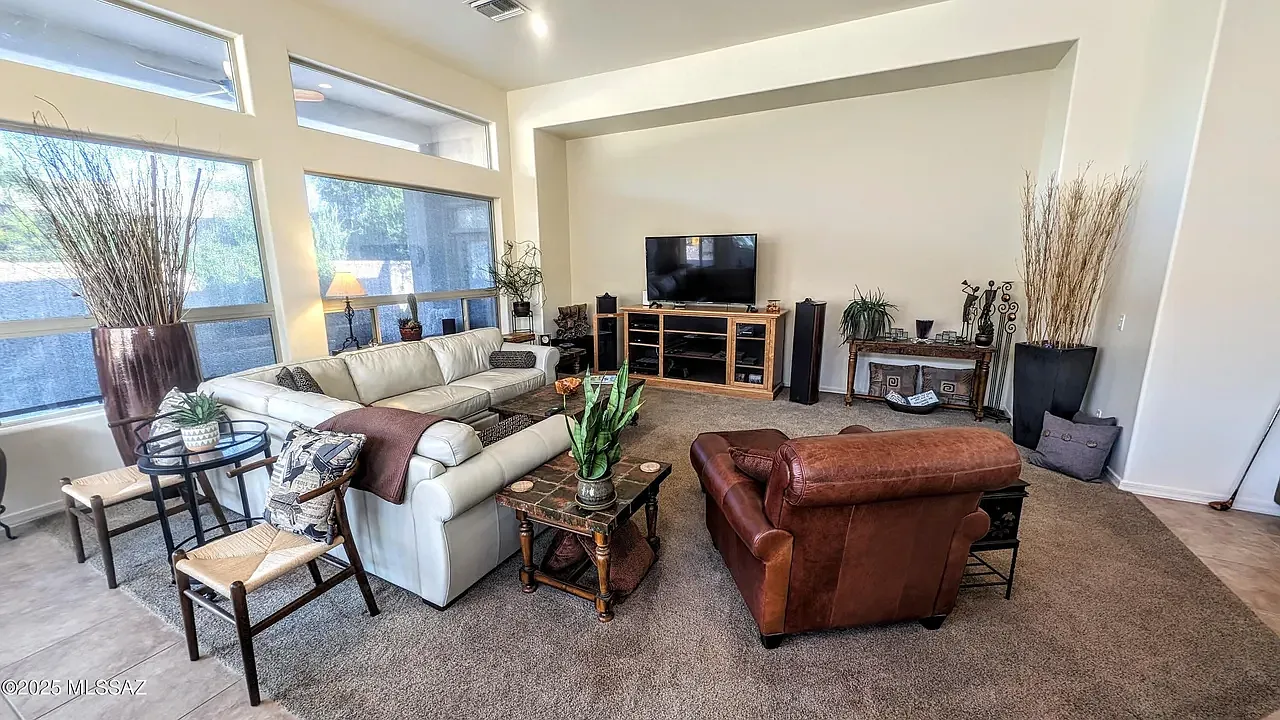 3 bed, 2549 sqft, $4,500 — Photo 2
