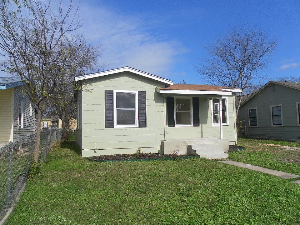 1st image of 223 Bradford Ave
