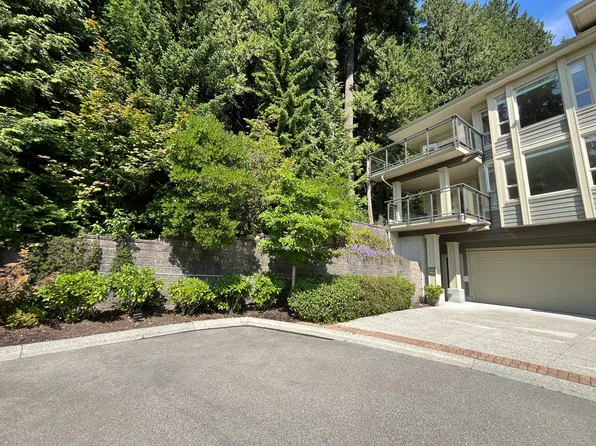 2491 Folkestone Way, West Vancouver, BC V7S 3H5