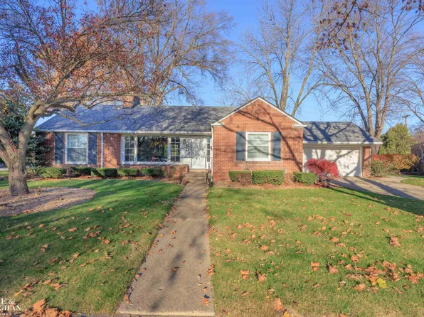 474 Lexington Rd, Grosse Pointe Farms, MI 48236