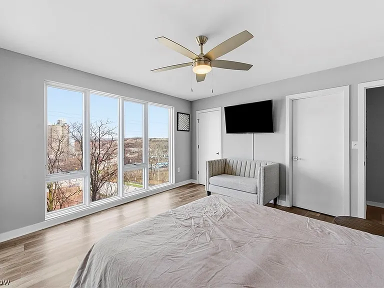402 Jefferson Ave — Photo 22